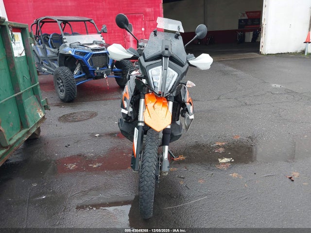 2021 KTM 890 VBKTR6406MM822248 Photo 4