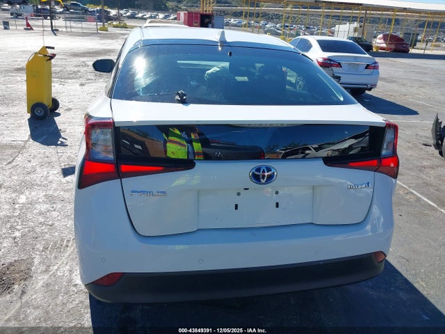 JTDKAMFU1N3163737 Toyota Prius Le