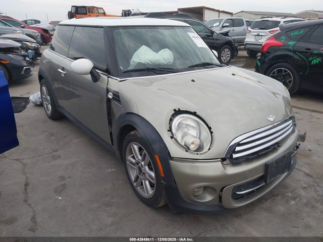 2011 MINI COOPER WMWSU3C57BT092440 Photo 0