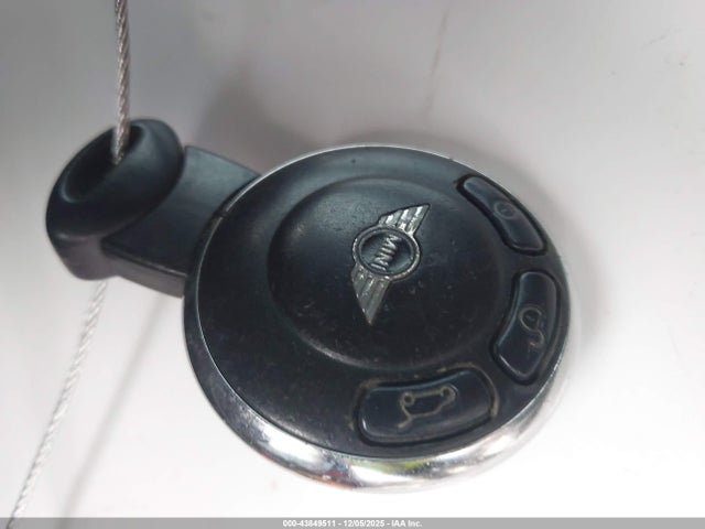 2011 MINI COOPER WMWSU3C57BT092440 Photo 10