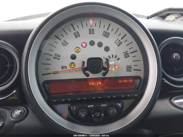 2011 MINI COOPER WMWSU3C57BT092440 Photo 6