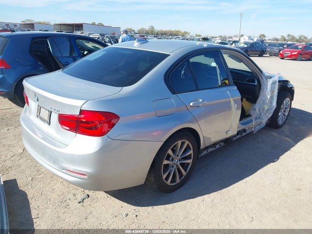 2018 BMW 320I WBA8E1G58JNU93195 Photo 3