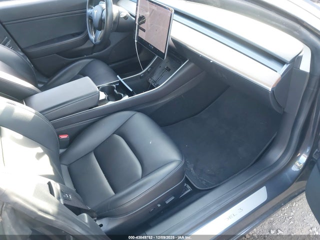 2019 TESLA MODEL 3 5YJ3E1EA8KF314361 Photo 4