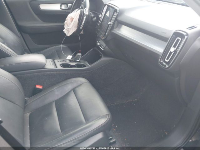 2020 VOLVO XC40 YV4162UK5L2252164 Photo 4