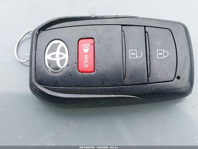 Toyota Corolla Cross Xle 2022 7MUEAABG9NV041935 Image 11