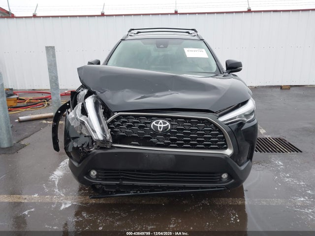 Toyota Corolla Cross Xle 2022 7MUEAABG9NV041935 Image 12