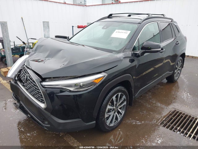 Toyota Corolla Cross Xle 2022 7MUEAABG9NV041935 Image 2