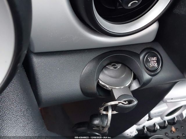 2008 MINI COOPER WMWMF33588TT63923 Photo 10