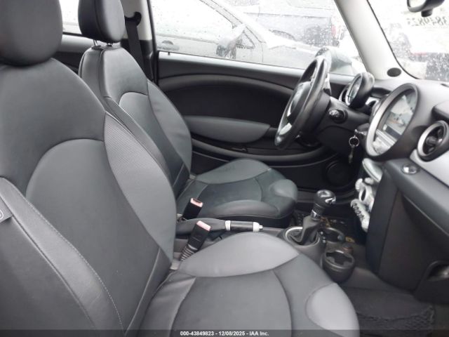 2008 MINI COOPER WMWMF33588TT63923 Photo 4