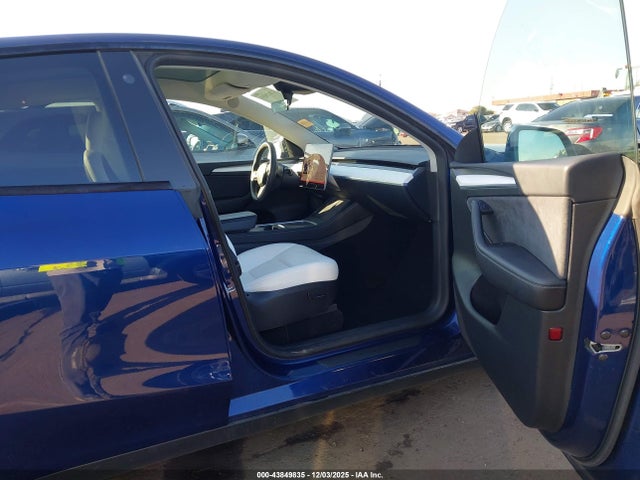 2023 TESLA MODEL Y 7SAYGDEF5PF760930 Photo 4