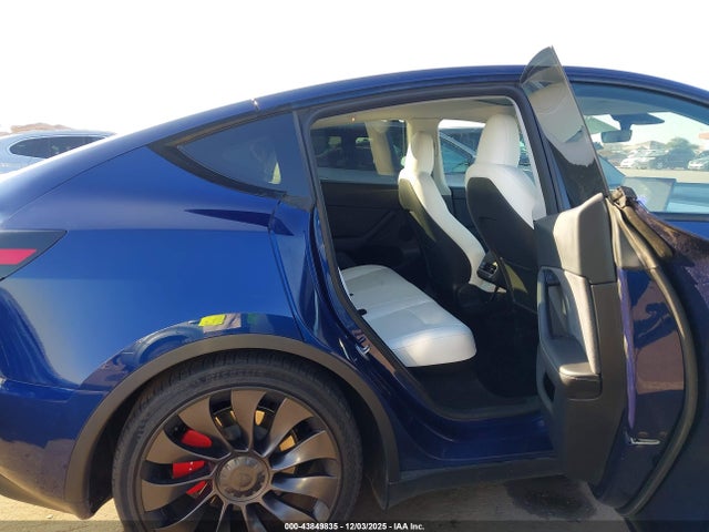2023 TESLA MODEL Y 7SAYGDEF5PF760930 Photo 7