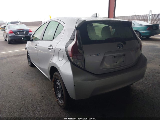 JTDKDTB30G1128667 Toyota Prius C One