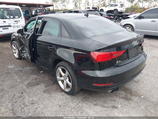 2015 AUDI A3 WAUACGFFXF1126348 Photo 2