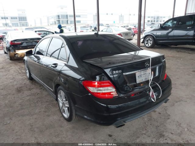 2011 MERCEDES-BENZ C 300 WDDGF8BB0BR146607 Photo 2