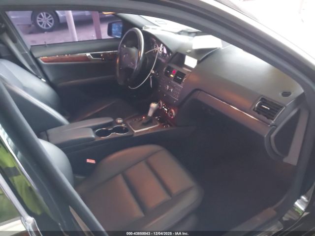 2011 MERCEDES-BENZ C 300 WDDGF8BB0BR146607 Photo 4