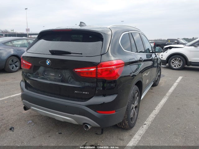 2019 BMW X1 WBXHT3C52K5L37748 Photo 3