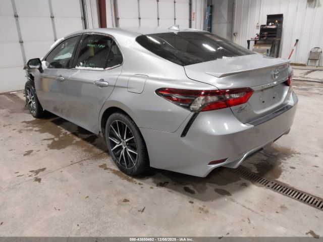 2022 TOYOTA CAMRY 4T1G11BK0NU059545 Photo 2
