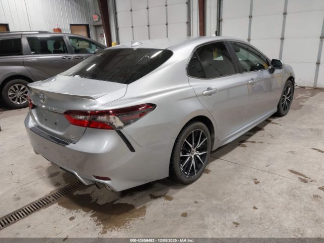 2022 TOYOTA CAMRY 4T1G11BK0NU059545 Photo 3