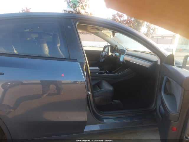 2020 TESLA MODEL Y 5YJYGDEE0LF030096 Photo 4