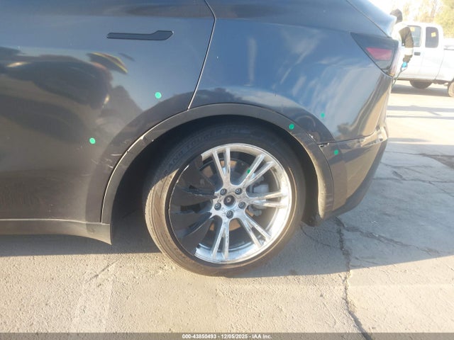 2020 TESLA MODEL Y 5YJYGDEE0LF030096 Photo 5
