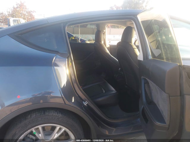 2020 TESLA MODEL Y 5YJYGDEE0LF030096 Photo 7