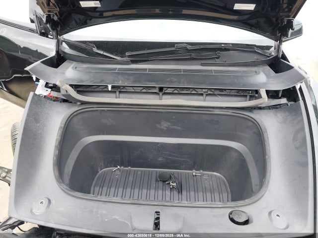 2026 TESLA MODEL Y 7SAYGDED9TA418161 Photo 9
