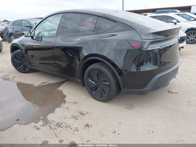 2026 TESLA MODEL Y 7SAYGDED9TA418161 Photo 2
