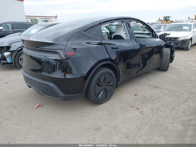 2026 TESLA MODEL Y 7SAYGDED9TA418161 Photo 3