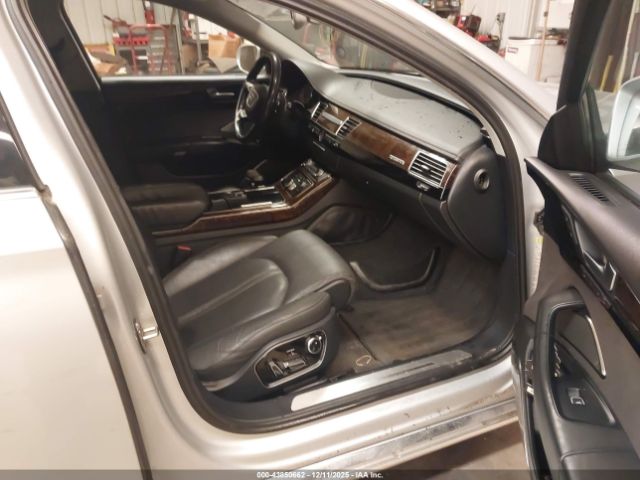 2011 AUDI A8 L WAURVAFD4BN020831 Photo 4