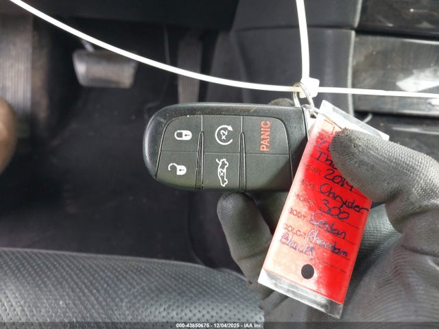 Продаж на аукціоні авто 2014 Chrysler 300c Awd, vin: 2C3CCAKG1EH355996, номер лоту: 43850675