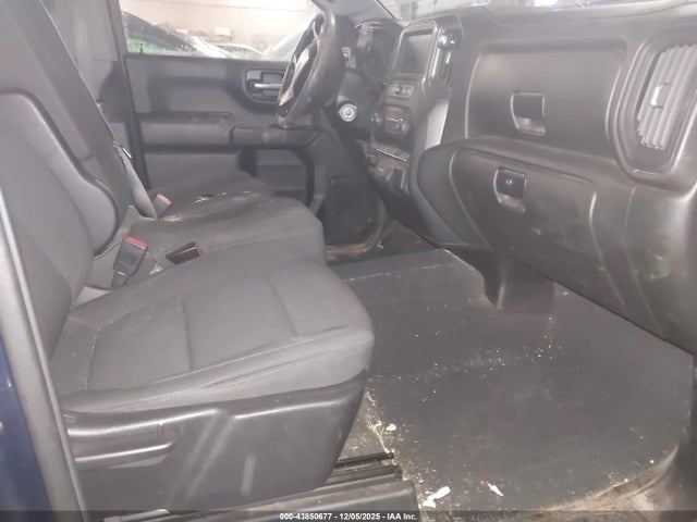 Продажа на аукционе авто 2021 Chevrolet Silverado 1500 4wd  Short Bed Custom, vin: 1GCPYBEK3MZ294623, номер лота: 43850677