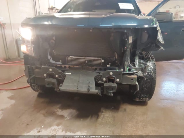 Продажа на аукционе авто 2021 Chevrolet Silverado 1500 4wd  Short Bed Custom, vin: 1GCPYBEK3MZ294623, номер лота: 43850677