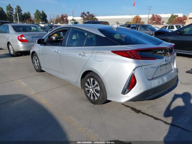 2022 TOYOTA PRIUS PRIME JTDKAMFP5N3200993 Photo 2