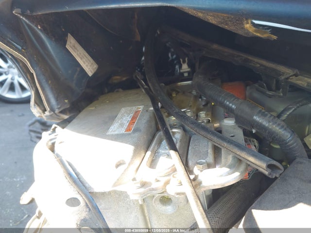 JTDKDTB37E1559410 Toyota Prius C Four