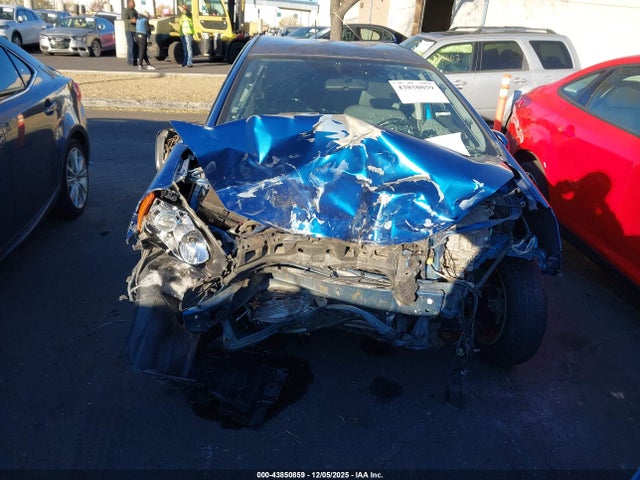 JTDKDTB37E1559410 Toyota Prius C Four