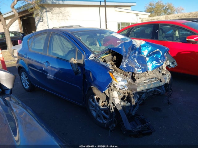 JTDKDTB37E1559410 Toyota Prius C Four