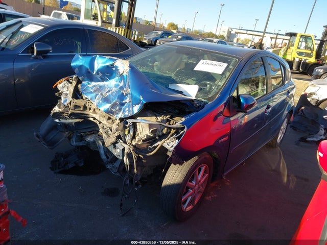 JTDKDTB37E1559410 Toyota Prius C Four