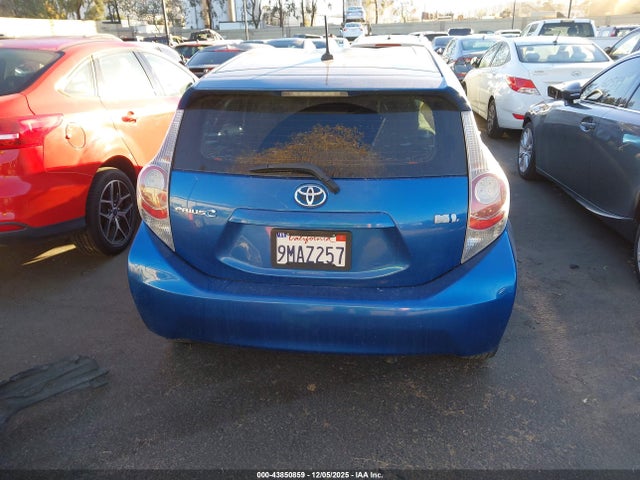 JTDKDTB37E1559410 Toyota Prius C Four