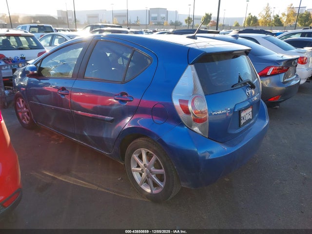 JTDKDTB37E1559410 Toyota Prius C Four