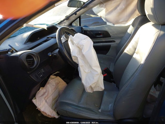 JTDKDTB37E1559410 Toyota Prius C Four