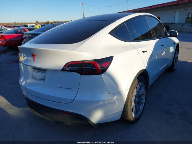 2024 TESLA MODEL Y 7SAYGDEE0RA252906 Photo 3