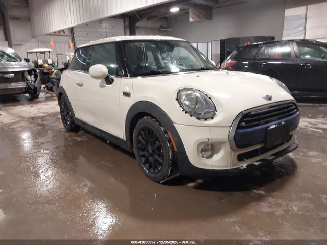 2018 MINI HARDTOP WMWXP5C58J2G62378