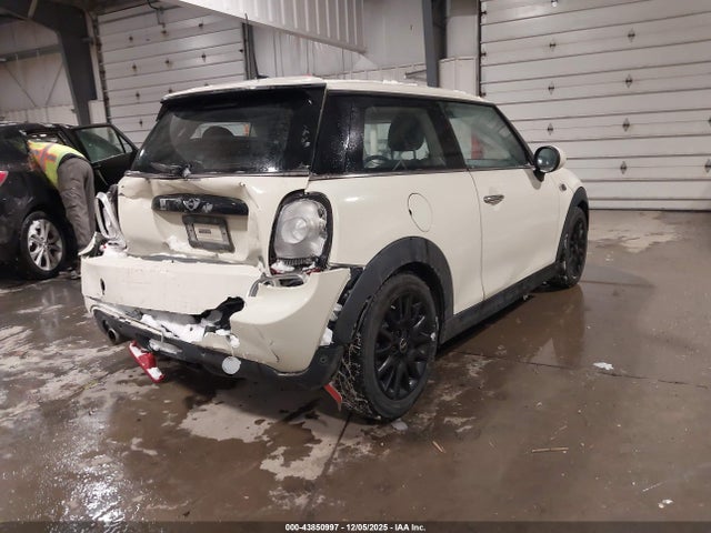 2018 MINI HARDTOP WMWXP5C58J2G62378 Photo 3