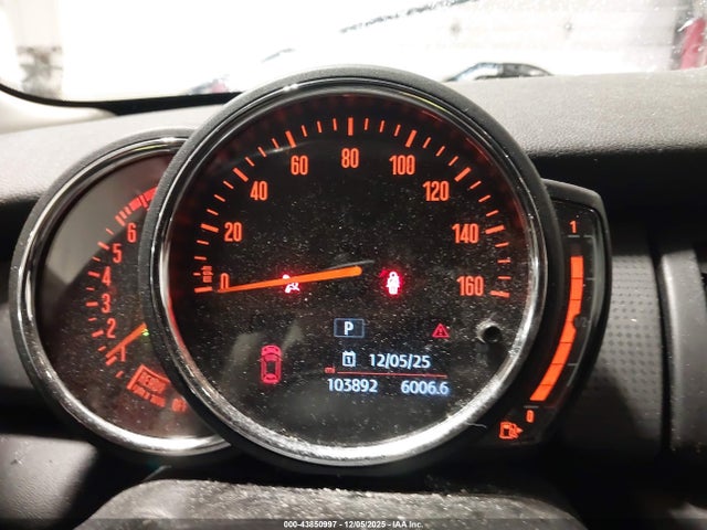 2018 MINI HARDTOP WMWXP5C58J2G62378 Photo 6