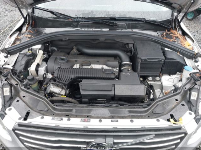 2016 VOLVO XC60 YV4612RKXG2811744 Photo 9
