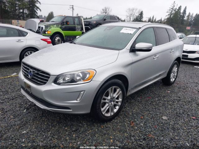 2016 VOLVO XC60 YV4612RKXG2811744 Photo 1