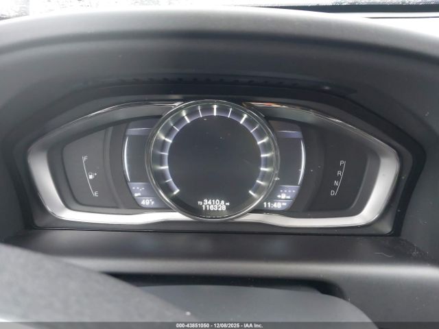 2016 VOLVO XC60 YV4612RKXG2811744 Photo 6