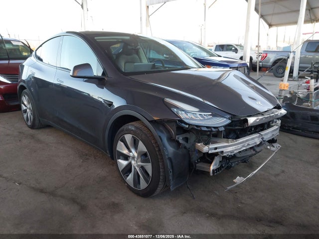 2021 TESLA MODEL Y 5YJYGDEE1MF157070 Photo 0