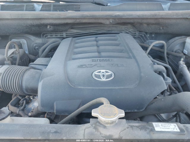 5TFUW5F12HX672352 Toyota Tundra Sr5 5.7l V8