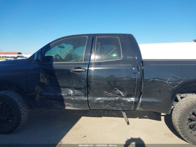 5TFUW5F12HX672352 Toyota Tundra Sr5 5.7l V8